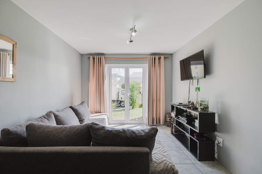 1 Bedroom Property for Sale in Sunnydale Western Cape
